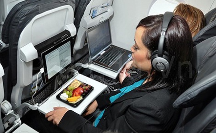 12 lời thú nhận sau của tiếp viên hàng không có thể khiến bạn không bao giờ dám ăn uống gì trên máy bay