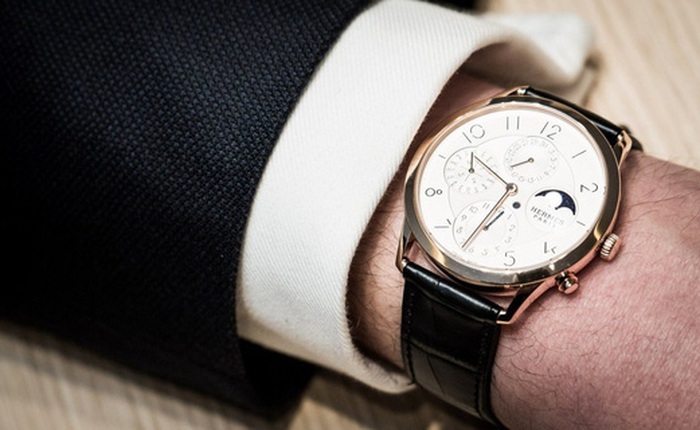 Chức năng khó tin bên trong chiếc đồng hồ mỏng nhất thế giới của Hermès