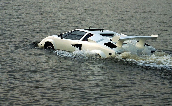 Ngay bây giờ bạn đã có thể mua chiếc Lamborghini biết bơi này với giá chỉ 27.000 USD trên eBay