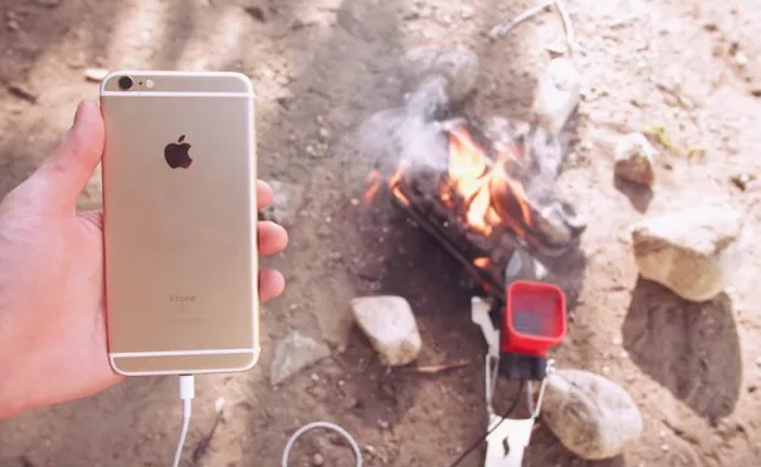 Đốt lửa để sạc iPhone, bạn nghĩ có khả năng không?