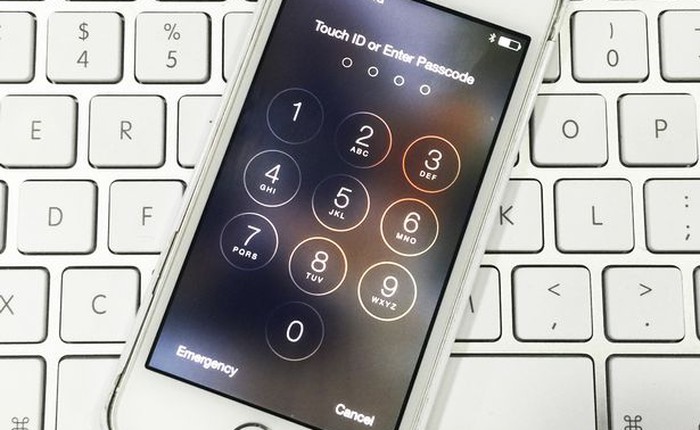 FBI có thể giải mã iPhone bị khóa bằng acid và tia laser như thế nào?