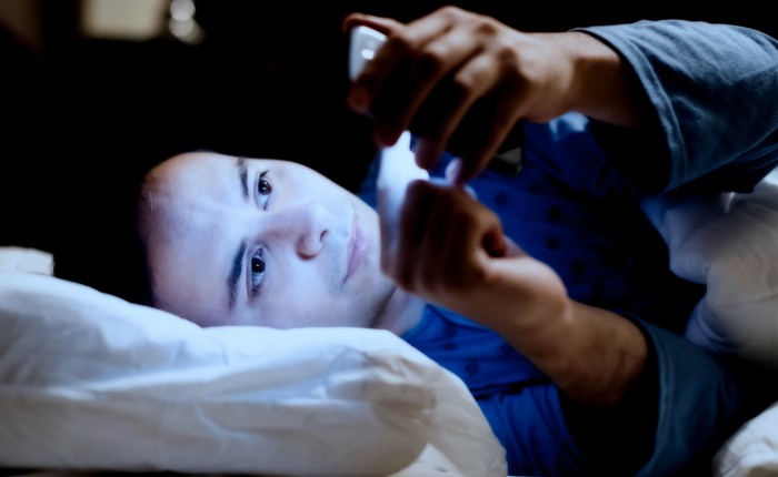 Câu trả lời bất ngờ của chuyên gia giấc ngủ về việc tính năng mới của iOS có giúp ngủ tốt hơn không