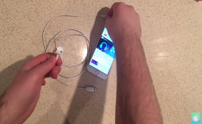 Tiếp tục lộ diện video cho thấy iPhone 7 sẽ sử dụng tai nghe EarPods với kết nối Lightning