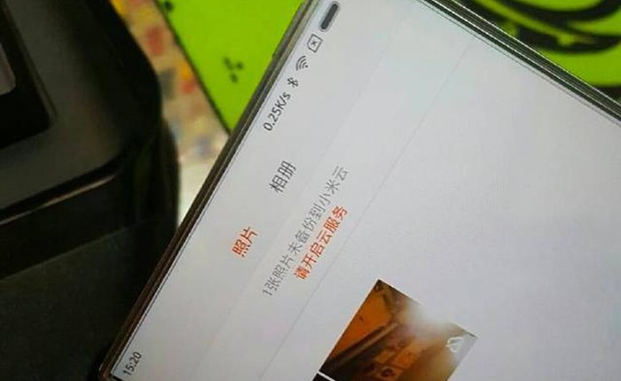 Lộ ảnh thực tế Xiaomi Mi Note 2, không cạnh trên, viền màn hình cực mỏng