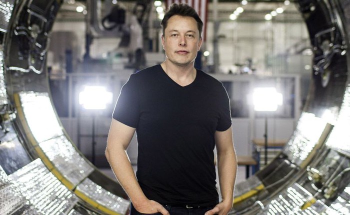 Bước ngoặt lịch sử của Elon Musk: SpaceX hạ cánh thành công tên lửa Falcon 9 trên biển