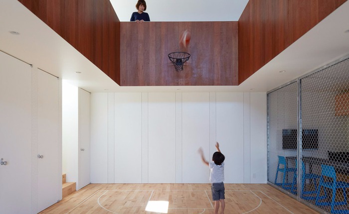 Để tiết kiệm diện tích, người Nhật đã kết hợp sân bóng rổ với nhà ở mà không ai nhận ra