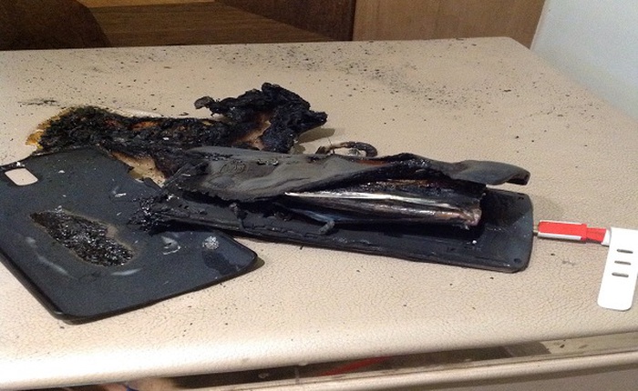 Lại đến điện thoại OnePlus One bốc cháy khi sạc