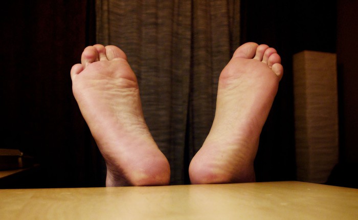 Lão nông 65 tuổi tạo ra tất chân mang cả năm không có mùi, cũng không cần giặt