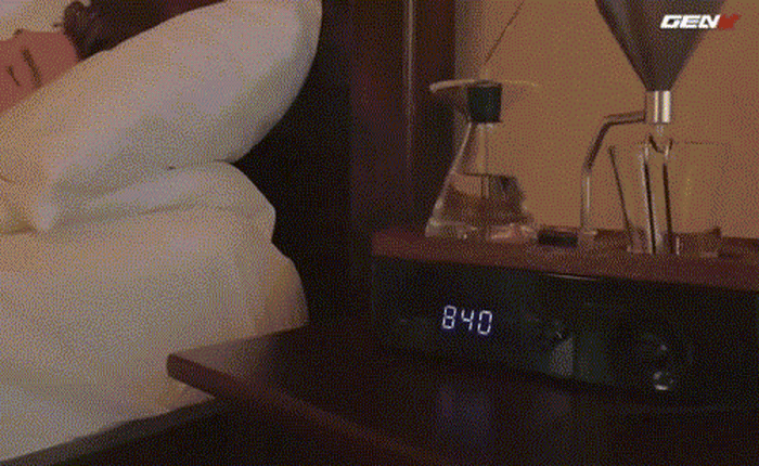 [Video] Khi đồng hồ báo thức là máy pha cà phê