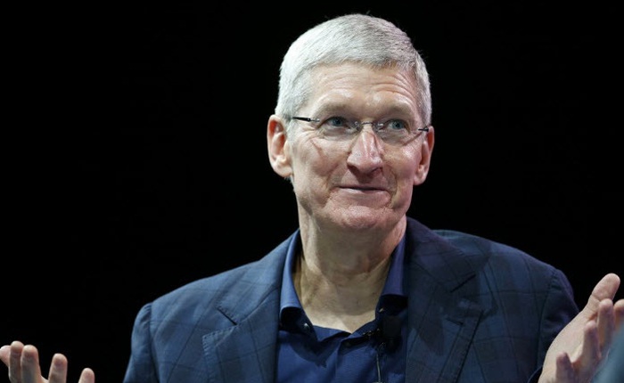Giám đốc Microsoft chỉ trích Apple vì cho khách hàng dùng toàn công nghệ cũ