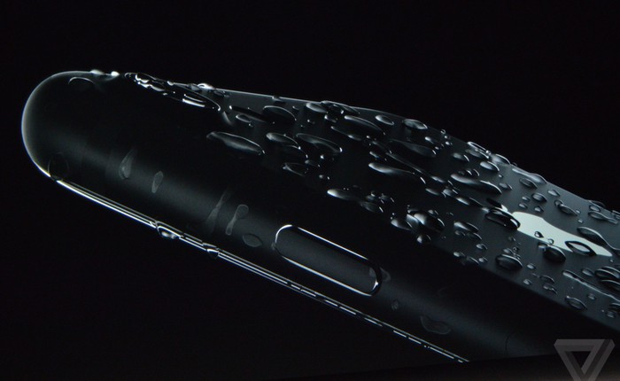iPhone 7 có tính năng chống nước và bụi tương đương Samsung Galaxy S5 cách đây 2 năm
