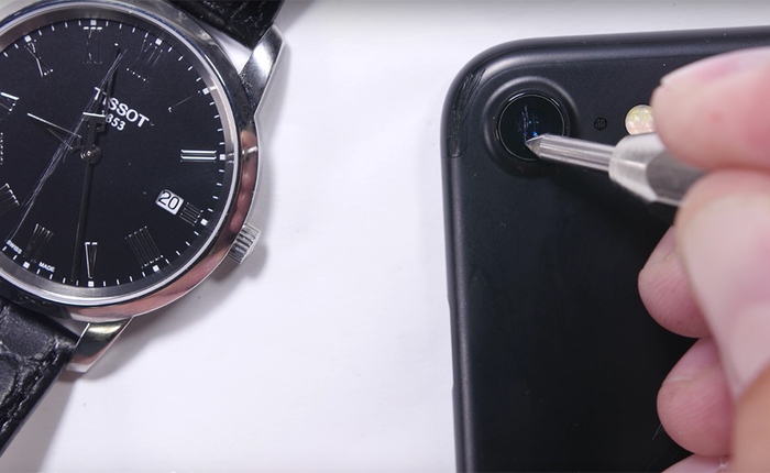 Vì sao cùng là kính sapphire, nhưng camera của iPhone 7 lại dễ xước hơn mặt đồng hồ Tissot?