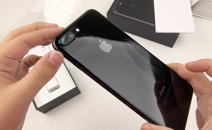 Sau 1 tháng, người Mỹ vẫn không thể mua iPhone 7 Plus màu đen