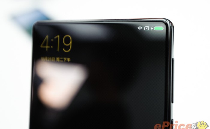Cận cảnh smartphone của tương lai Xiaomi Mi MIX: Vẫn đẹp dù không được lung linh như hình ảnh quảng cáo