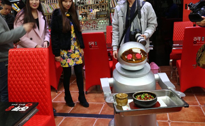 Bồi bàn, đầu bếp Trung Quốc thất nghiệp vì robot