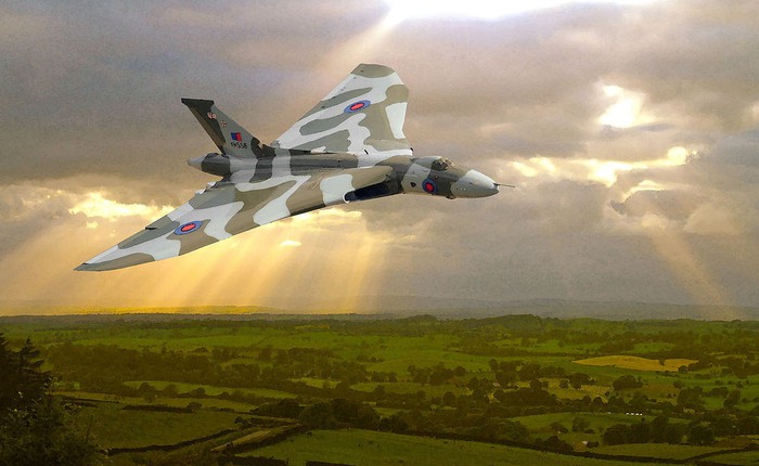 Cựu quân nhân 74 tuổi tự chế tạo máy bay ném bom huyền thoại Vulcan để thỏa mãn ước mơ được bay