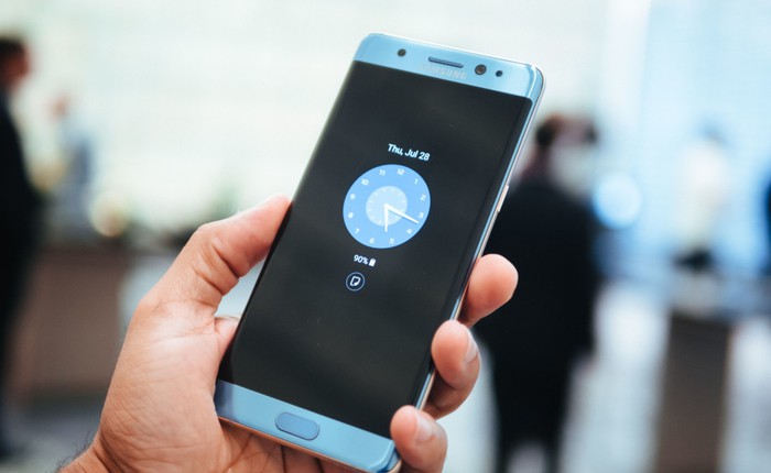 Motorola gọi Samsung là kẻ sao chép, và phải câm nín vì fan Nokia