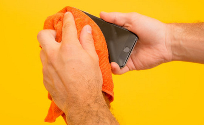 Đừng tưởng giữ cho smartphone sạch sẽ mà đơn giản
