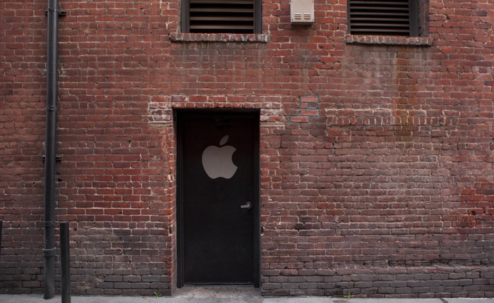 Không chỉ 1, mà đang có 12 thiết bị Apple được Tòa án yêu cầu mở khoá
