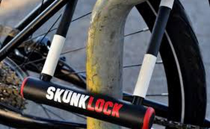 Không một tên trộm nào dám cuỗm xe đạp của bạn nếu được trang bị khóa "chồn hôi" này