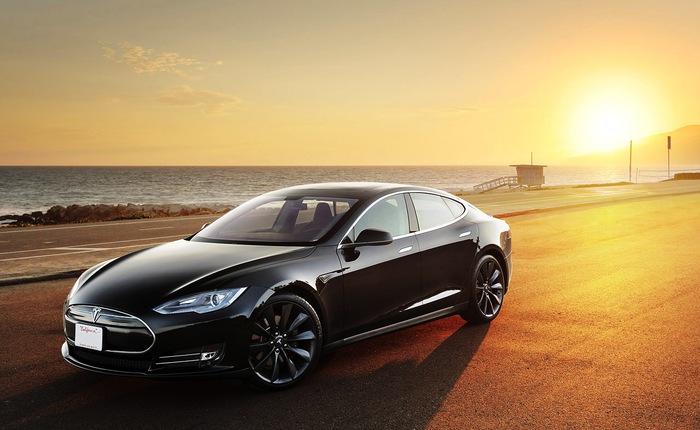Tính năng tự lái của xe Tesla Model S vừa cứu được một mạng người