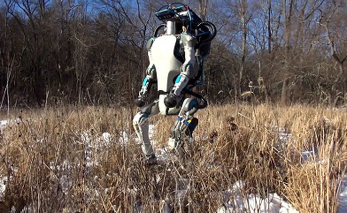 Boston Dynamics tiếp tục thành công trong việc dắt robot đi dạo quanh rừng