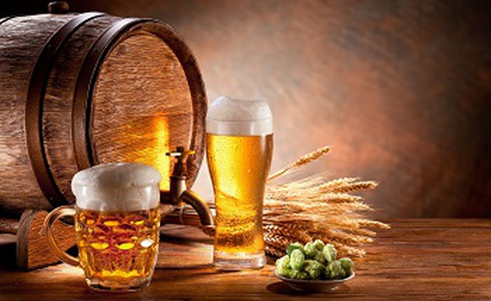 Các nhà khoa học Bỉ vừa làm được điều khó tin: biến nước tiểu của bạn thành bia