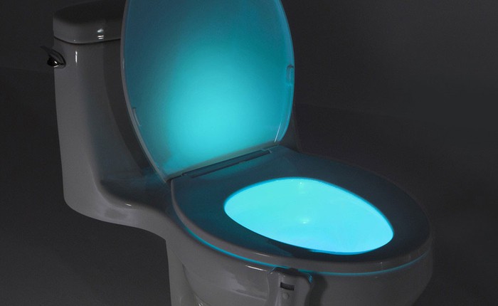 Đây là chiếc đèn sẽ cứu bạn khỏi cảnh mò mẫm trong WC lúc nửa đêm