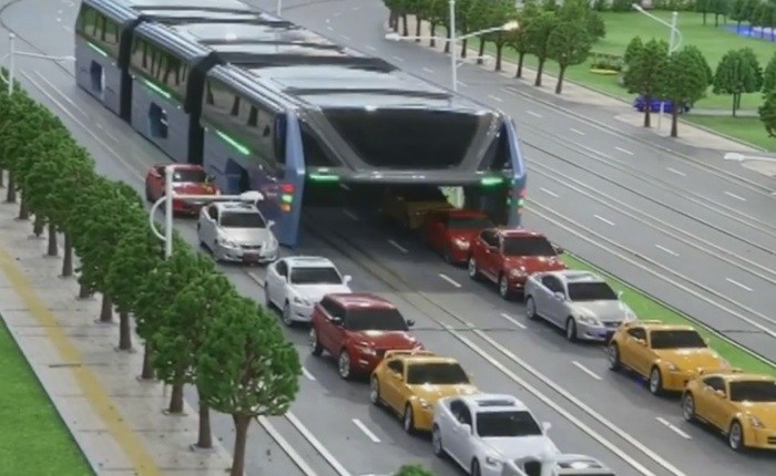 Xem video này bạn sẽ hiểu ngay xe bus dạng chân đầu tiên trên thế giới hoạt động như thế nào