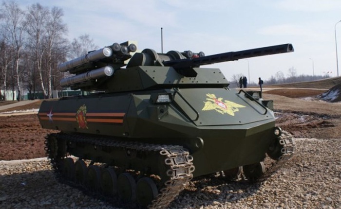 Xem video robot xe tăng của Nga tập trận như thế nào