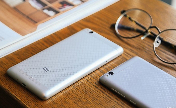 Soi kỹ smartphone Redmi 3 sử dụng hợp kim magie, hoa văn độc đáo