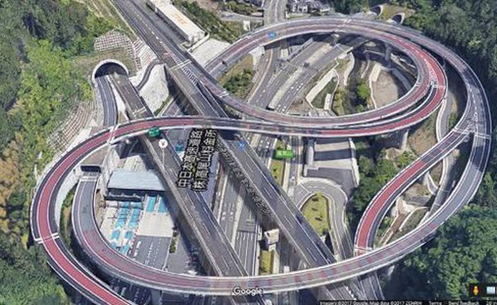Không phải photoshop đâu, đây chính là công trình giao thông thứ thiệt tại Nhật Bản đấy