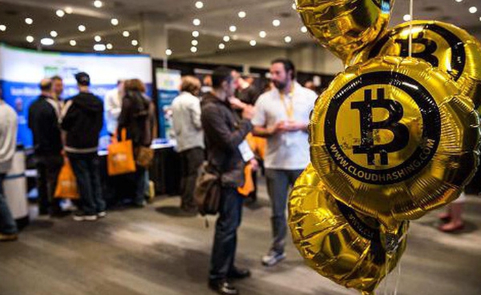 Bitcoin tăng trưởng hơn 500% từ đầu năm: Công việc thiết kế các tiền ảo trở thành nghề hot!