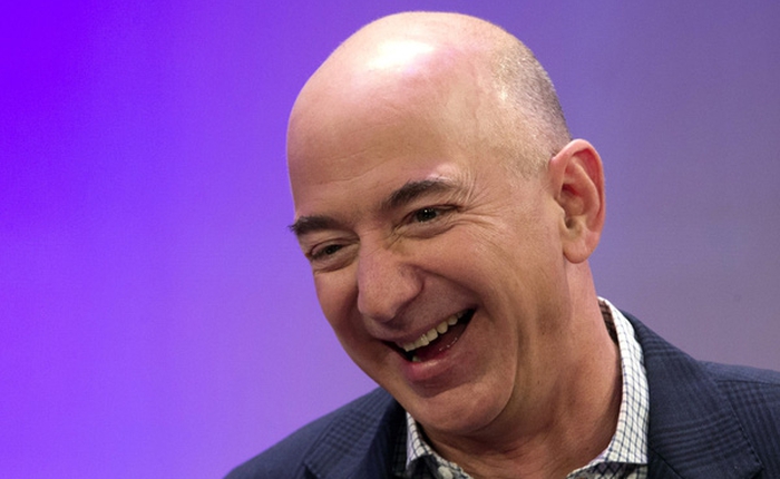 Ông chủ Amazon lại vừa soán ngôi Bill Gates thành người giàu nhất thế giới