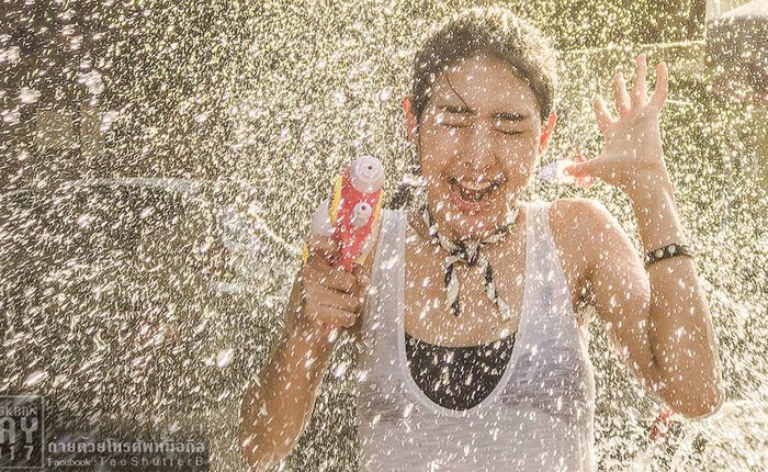 Ngắm nhìn những bức ảnh tuyệt vời chụp bởi iPhone thoải mái "quậy tung" lễ hội té nước