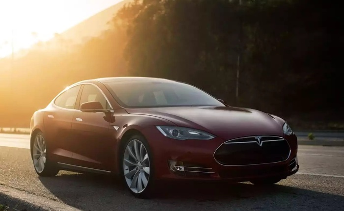 Xe ô tô chạy điện của Tesla vừa lập kỷ lục mới, tăng tốc từ 0 tới 100 km/h trong vòng 2,28 giây