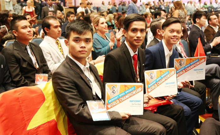 Tuyển Việt Nam giành giải Ba Microsoft Word 2013 toàn thế giới, cùng nhìn lại 3 ngày thi đấu căng thẳng tột độ nhưng đầy niềm vui