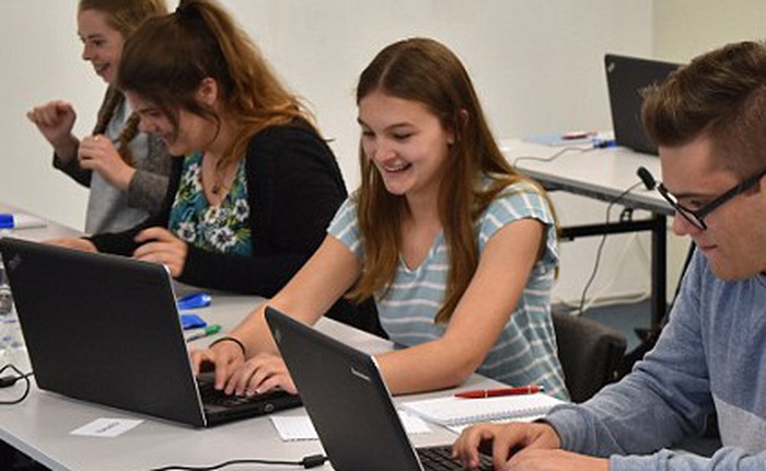 Đừng mang laptop tới lớp: Giáo sư Mỹ chứng minh ảnh hưởng xấu của công nghệ tới điểm số