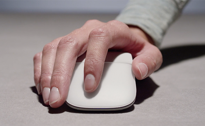 Microsoft trình làng chuột Surface Arc Mouse, chỉ tương thích với máy có kết nối Bluetooth 4.0, giá 79 USD