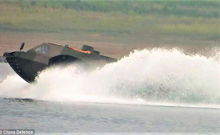 Trung Quốc phát triển thành công xe cơ giới quân sự nhanh nhất thế giới chạy được trên cả mặt nước và đường bộ, tốc độ 50km/h