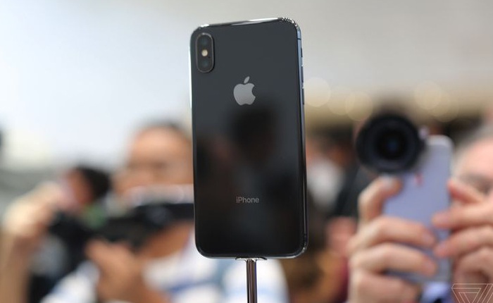 Phải bỏ ra tận 1.000 USD cho iPhone X, thế nhưng liệu nó có "sống thọ" hơn các smartphone khác không?