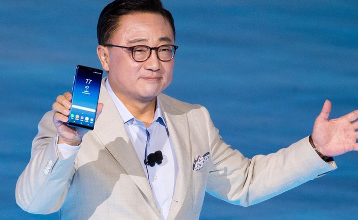 Samsung đang ở trong thế "tiến thoái lưỡng nan" khi không biết có nên bỏ jack 3,5mm trên Galaxy S9 hay không