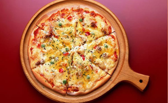 Làm thế nào cắt bánh pizza thành 5,7 hay 11 phần đều nhau? Hãy tham khảo cách của các nhà toán học sau đây