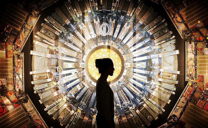 Nhà vật lý học người Anh dùng máy gia tốc hạt lớn để chứng minh ma KHÔNG HỀ tồn tại