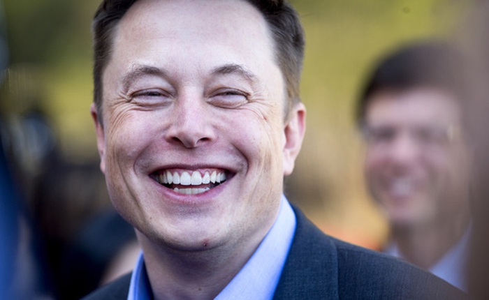 Elon Musk nhận phàn nàn qua Twitter và ngay lập tức, Tesla giải quyết vấn đề sạc xe điện chỉ trong vòng 6 ngày