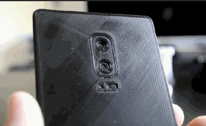 Lộ ảnh hình nộm Galaxy Note 8: Cụm camera kép dọc, nhưng quan trọng nhất là cảm biến vân tay "chìm" dưới màn hình