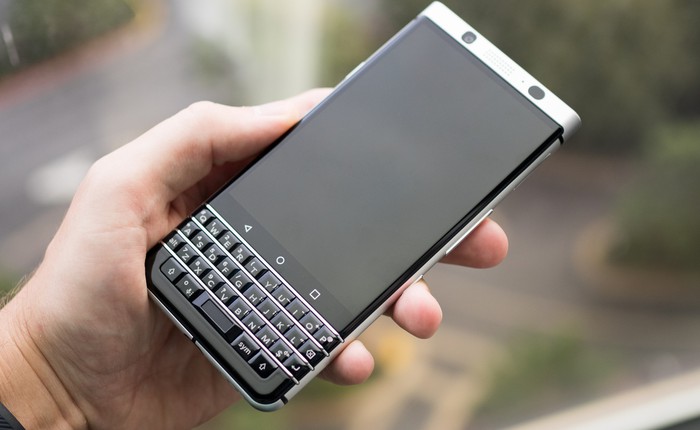 [CES 2017] Cận cảnh Blackberry Mercury: sự trở lại ngọt ngào của bàn phím QWERTY huyền thoại