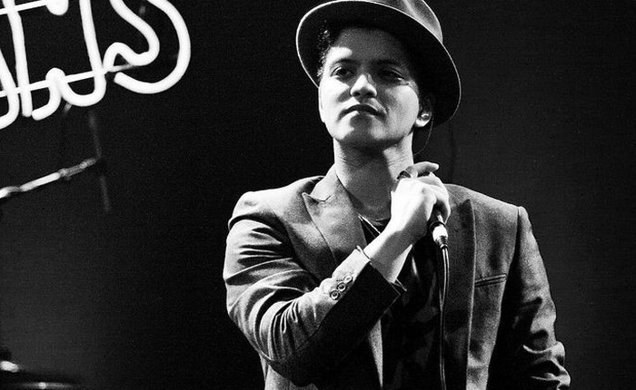 Ca sĩ nổi tiếng Bruno Mars bị kiện chỉ vì đăng ảnh chụp chính mình hồi nhỏ lên Instagram