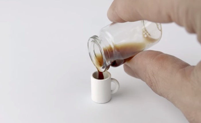 Đây là cách người ta pha cốc cà phê nhỏ nhất thế giới