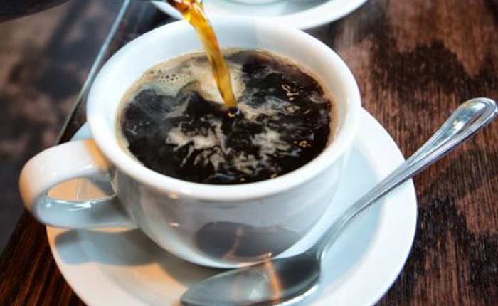Uống 3 cốc cà phê mỗi ngày, bệnh nhân nhiễm HIV và viêm gan C giảm một nửa nguy cơ tử vong